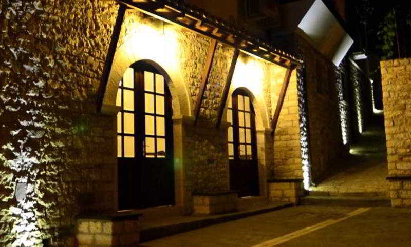 בראט Boutique Hotel Muzaka מראה חיצוני תמונה