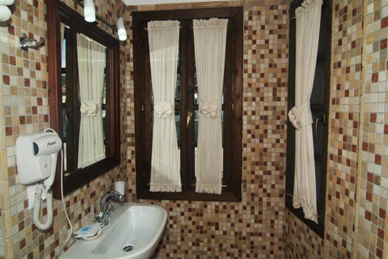 בראט Boutique Hotel Muzaka מראה חיצוני תמונה