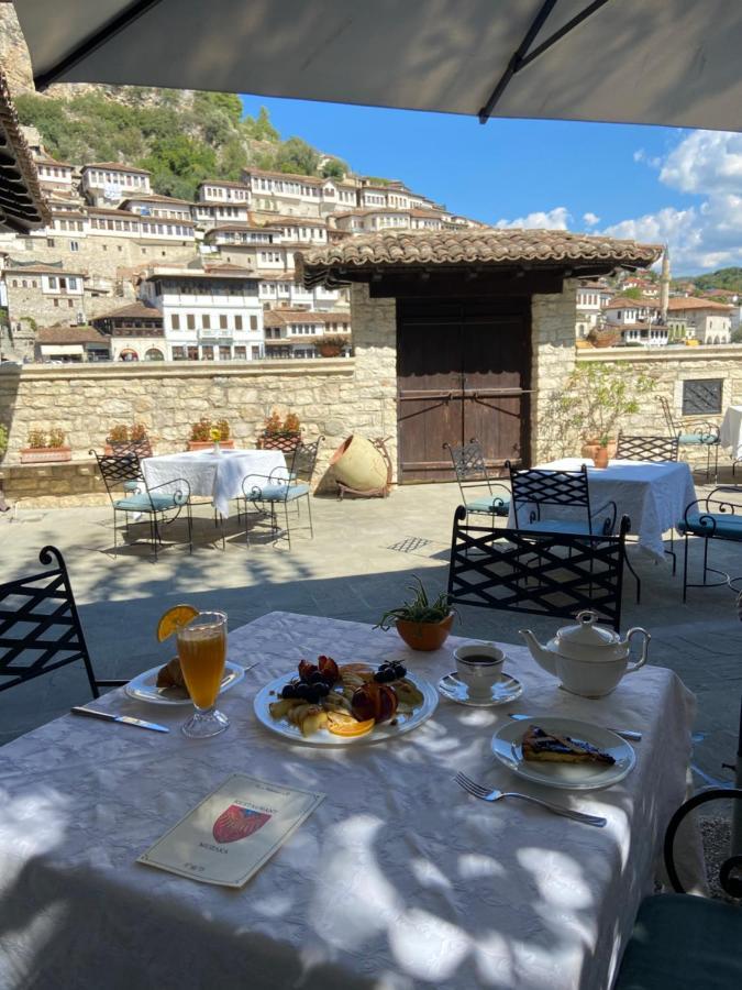 בראט Boutique Hotel Muzaka מראה חיצוני תמונה