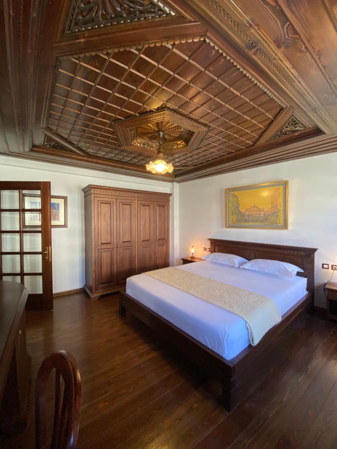 בראט Boutique Hotel Muzaka מראה חיצוני תמונה