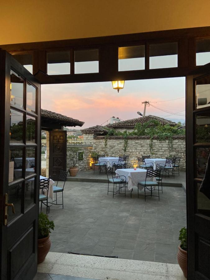 בראט Boutique Hotel Muzaka מראה חיצוני תמונה