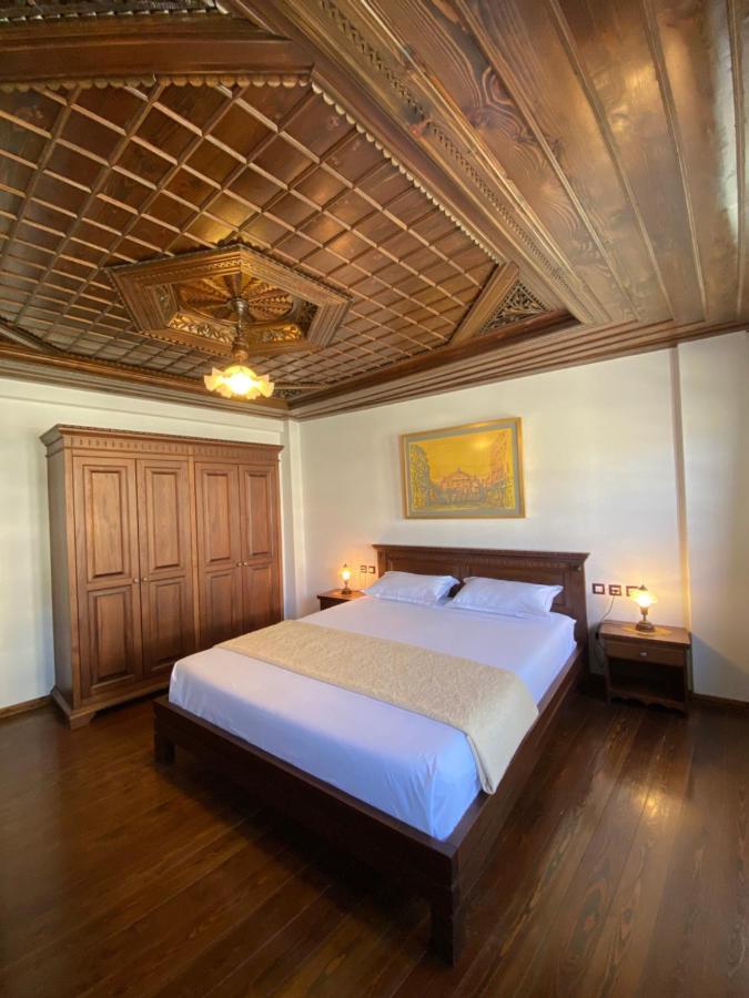 בראט Boutique Hotel Muzaka מראה חיצוני תמונה