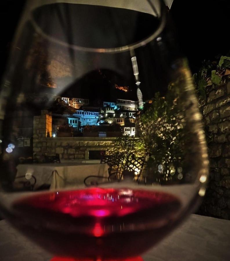 בראט Boutique Hotel Muzaka מראה חיצוני תמונה