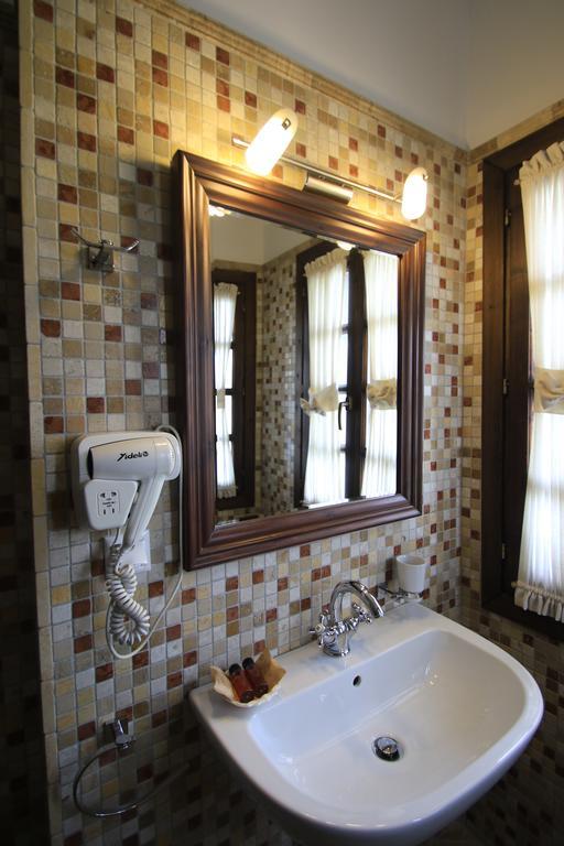 בראט Boutique Hotel Muzaka מראה חיצוני תמונה
