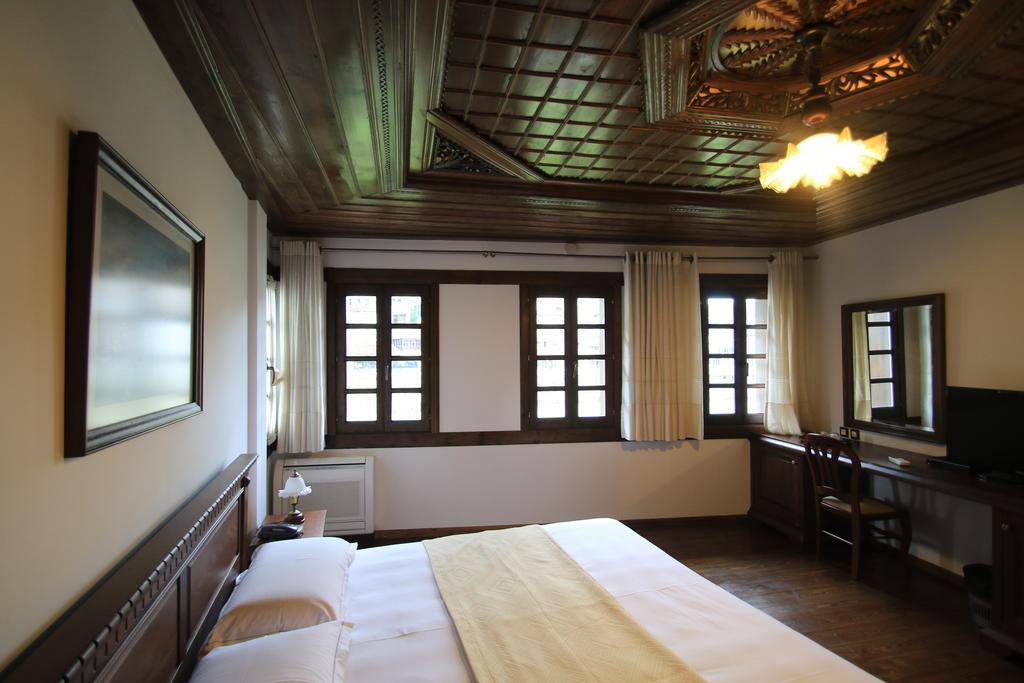 בראט Boutique Hotel Muzaka מראה חיצוני תמונה